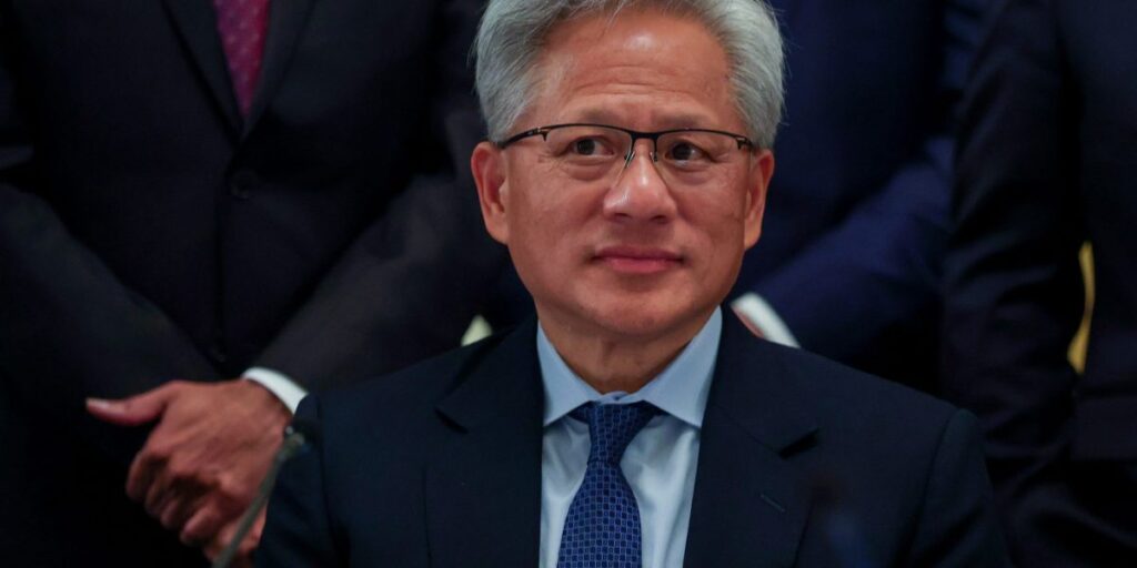 El CEO de Nvidia, Jensen Huang, ha surgido como el mayor obstáculo para el alarmismo sobre la IA en relación con el riesgo existencial para la humanidad